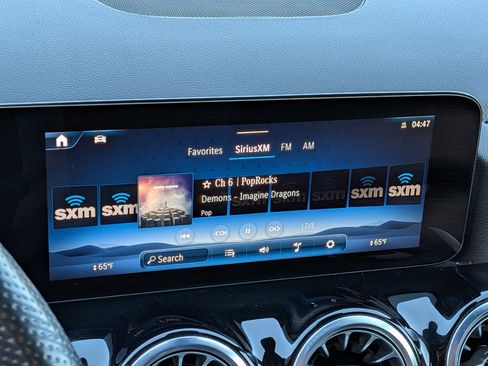 Used 2025 Mercedes-Benz GLA 250 image 24