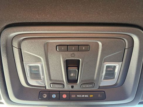 Used 2024 Chevrolet Silverado 1500 High Country w/ Technology Package image 21