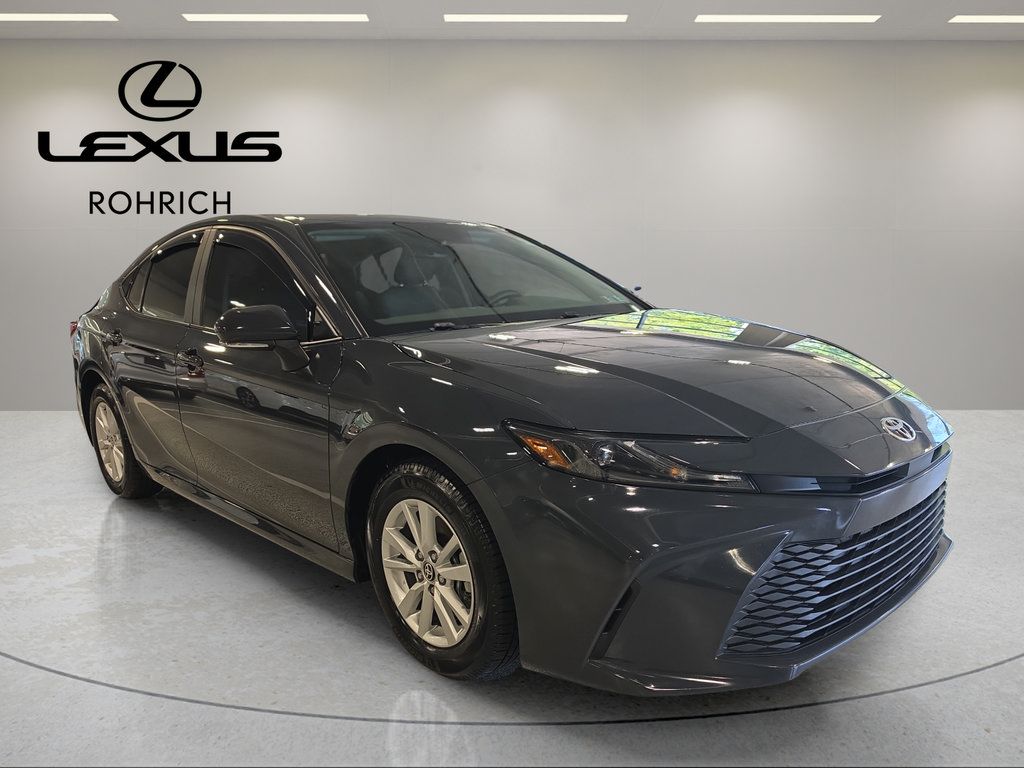 Used 2025 Toyota Camry LE w/ Convenience Package FWD image 4