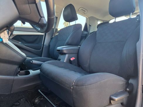 Used 2010 Toyota Matrix S image 10