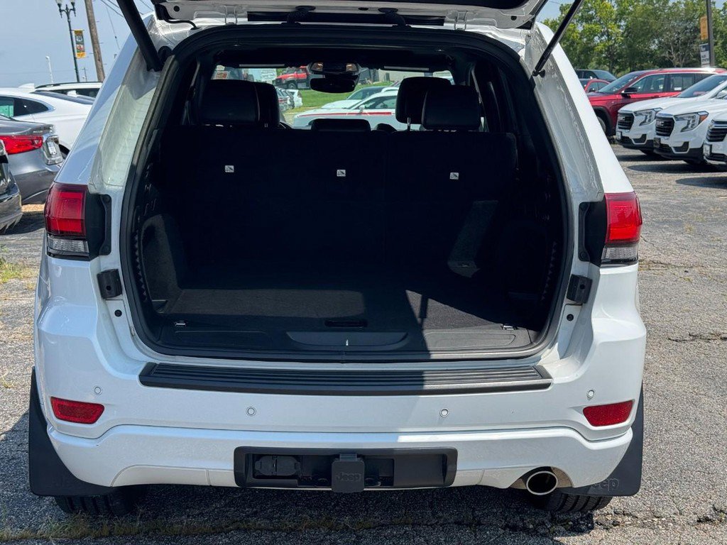 Used 2020 Jeep Grand Cherokee Altitude AWD/4WD image 5