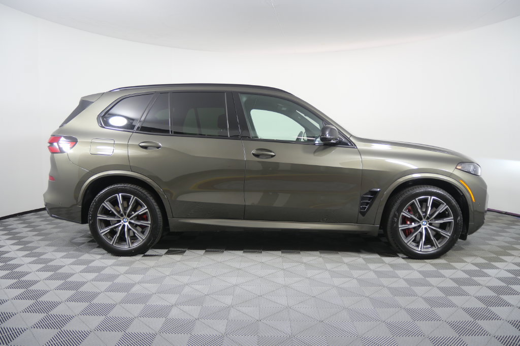 Certified 2026 BMW X5 M60i w/ Parking Assistance Package AWD/4WD image 3