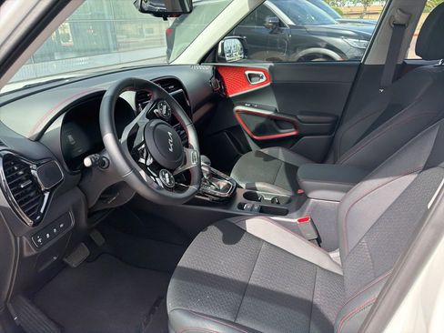 Used 2024 Kia Soul GT-Line w/ GT-Line Technology Package image 8