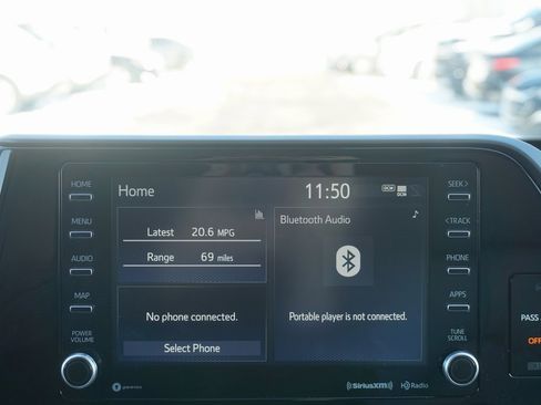 Used 2022 Toyota Highlander XLE image 12