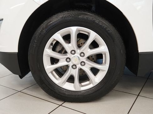 Used 2018 Chevrolet Equinox LT FWD image 16