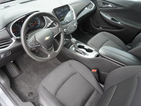 Used 2024 Chevrolet Malibu LT image 12