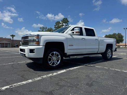 Used 2015 Chevrolet Silverado 2500 High Country w/ Duramax Plus Package AWD/4WD image 2