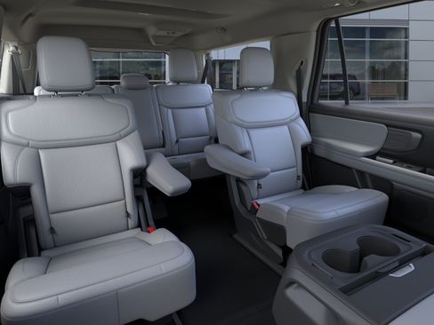 New 2026 Ford Expedition Max Platinum AWD/4WD image 11
