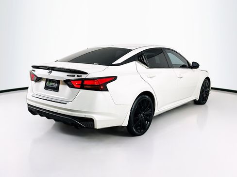 Used 2022 Nissan Altima 2.5 SR w/ Midnight Edition Package FWD image 9