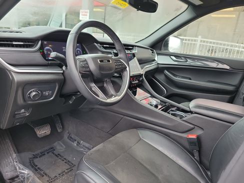 Used 2022 Jeep Grand Cherokee Altitude image 19