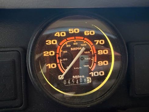 Used 1995 HUMMER H1 4-Door Wagon AWD/4WD image 8