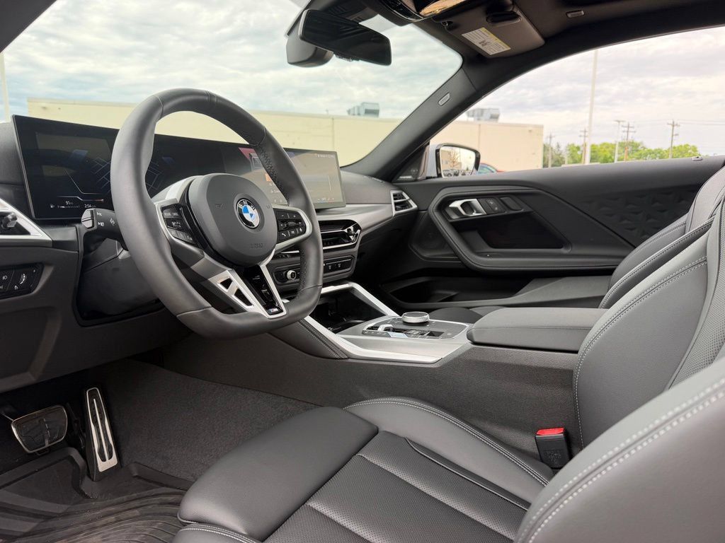 Used 2025 BMW 230i xDrive Coupe w/ M Sport Package AWD/4WD image 4