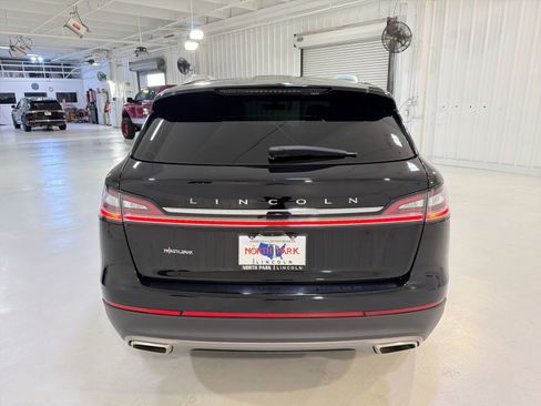 Used 2023 Lincoln Nautilus FWD w/ Premium Package image 26