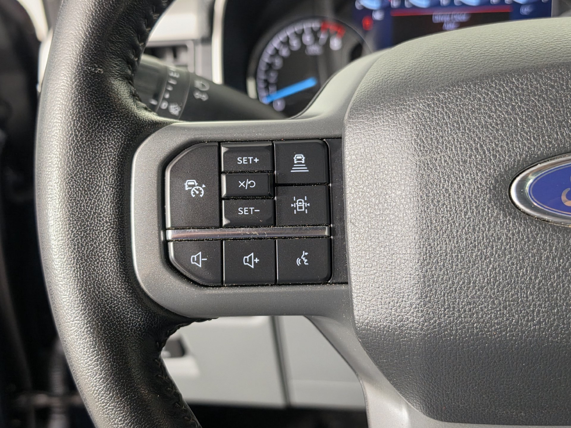 Used 2022 Ford F150 XLT w/ Equipment Group 302A High AWD/4WD image 9