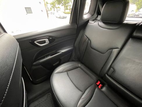 Used 2025 Jeep Compass Trailhawk image 39