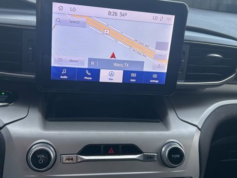 Used 2020 Ford Explorer XLT w/ Equipment Group 202A image 6