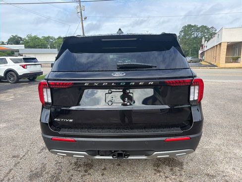 New 2026 Ford Explorer Active w/ Active Comfort Package RWD image 7