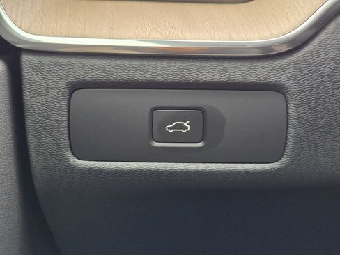 Used 2026 Volvo XC60 B5 Plus w/ Protection Package Premier AWD/4WD image 20