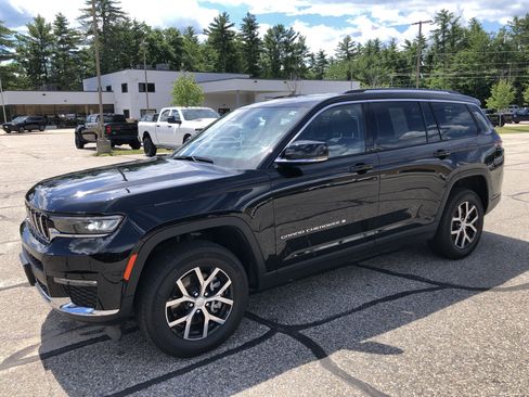 Used 2023 Jeep Grand Cherokee L Limited AWD/4WD image 7