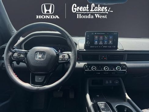 Used 2025 Honda Pilot Black Edition image 10