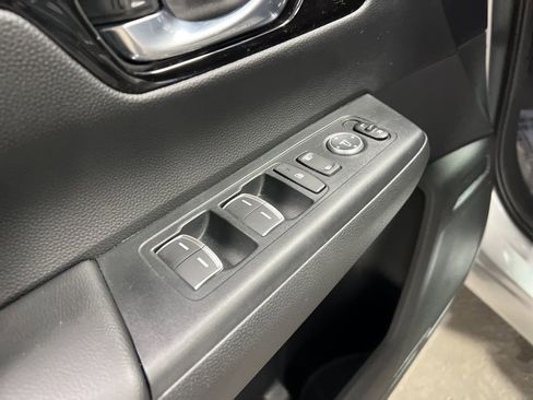 Used 2025 Honda CR-V EX-L image 23