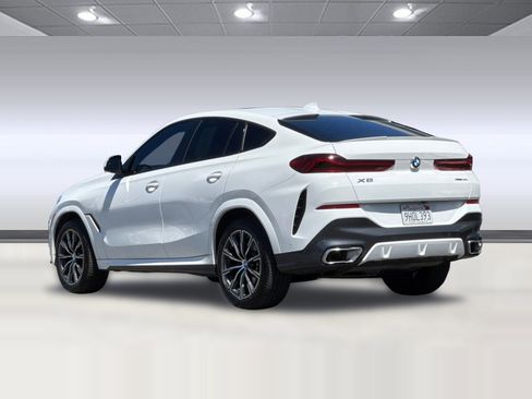 Certified 2023 BMW X6 xDrive40i w/ M Sport Package AWD/4WD image 3