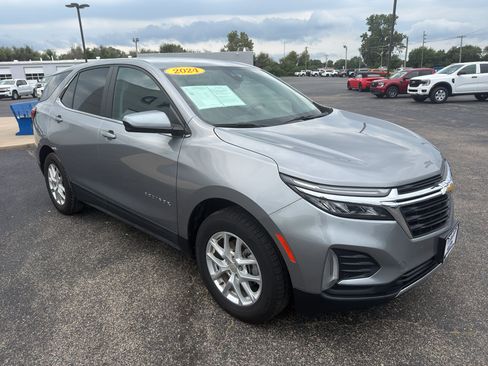 Used 2024 Chevrolet Equinox LT AWD/4WD image 2