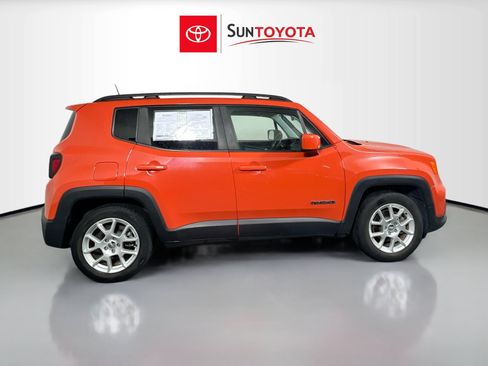 Used 2021 Jeep Renegade Latitude FWD image 2