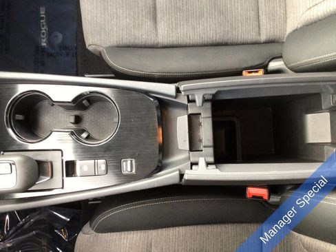 Used 2023 Nissan Rogue SV FWD image 30