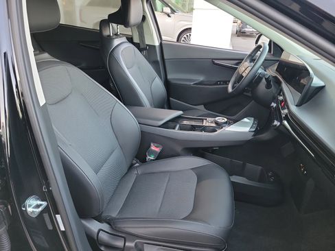 Used 2025 Kia EV6 Light RWD image 18