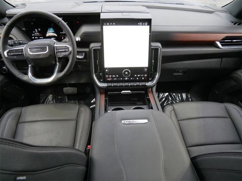 Used 2025 GMC Yukon Denali w/ Sun & Power Step Package image 12