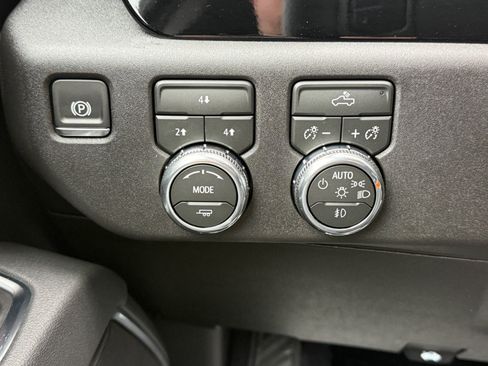 New 2026 GMC Sierra 2500 SLE w/ SLE Value Package; image 28