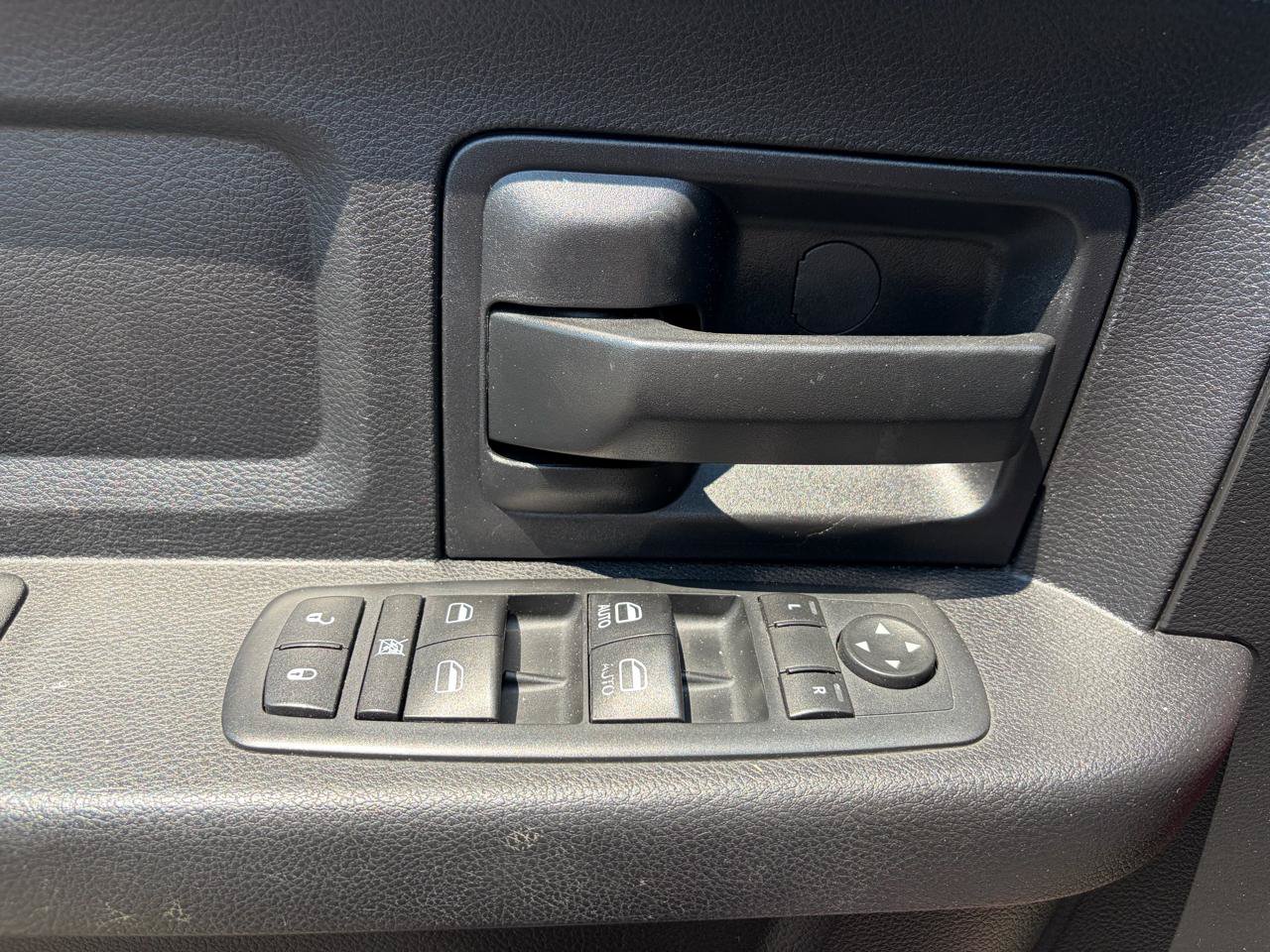 Used 2016 RAM 2500 Tradesman w/ Chrome Appearance Group AWD/4WD image 26