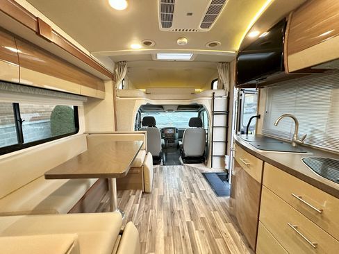 Used 2016 Mercedes-Benz Sprinter 3500 image 38