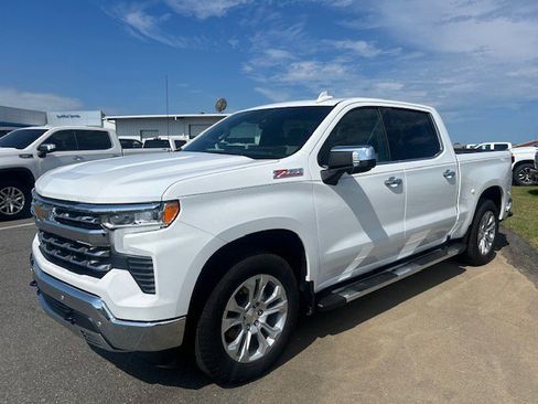 Used 2024 Chevrolet Silverado 1500 LTZ image 3