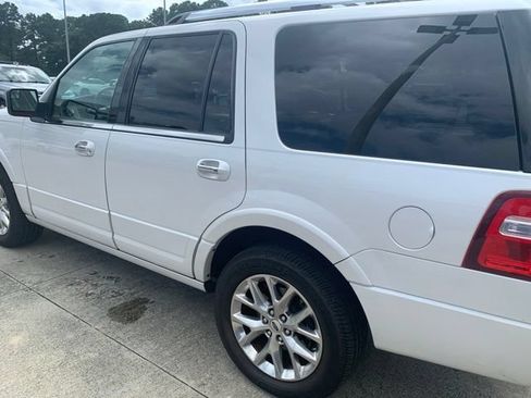 Used 2015 Ford Expedition Limited w/ Equipment Group 301A RWD image 8