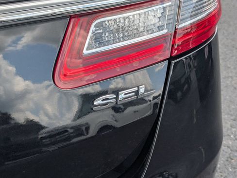 Used 2019 Ford Taurus SEL w/ Equipment Group 201A FWD image 22