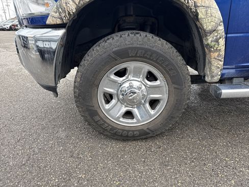 Used 2018 RAM 2500 Tradesman w/ Chrome Appearance Group image 11