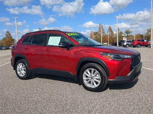 Certified 2025 Toyota Corolla Cross LE image 2