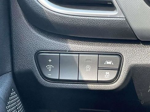 Used 2023 Kia Seltos LX image 9