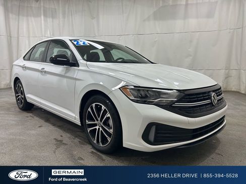 Used 2022 Volkswagen Jetta Sport image 1