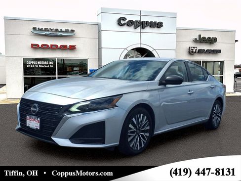 Used 2024 Nissan Altima 2.5 SV FWD image 1