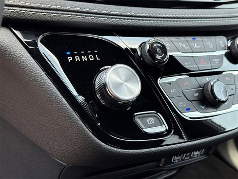 New 2025 Chrysler Pacifica Select image 26