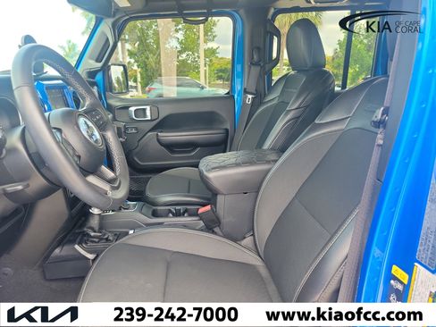 Used 2021 Jeep Gladiator Sport AWD/4WD image 25