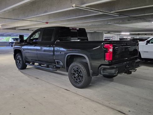 Used 2024 Chevrolet Silverado 2500 LT w/ Midnight Edition AWD/4WD image 7