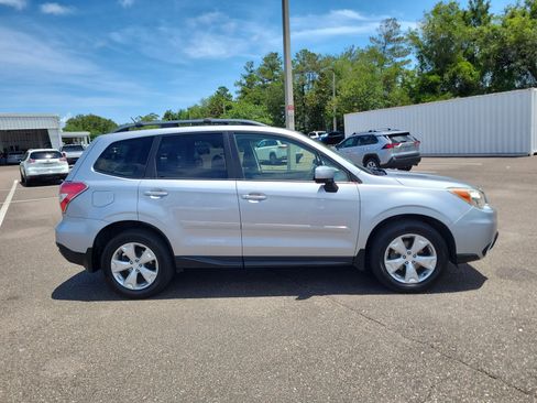 Used 2015 Subaru Forester 2.5i Premium AWD/4WD image 6