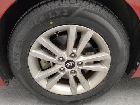 Used 2015 Hyundai Sonata SE w/ Option Group 09 FWD image 31