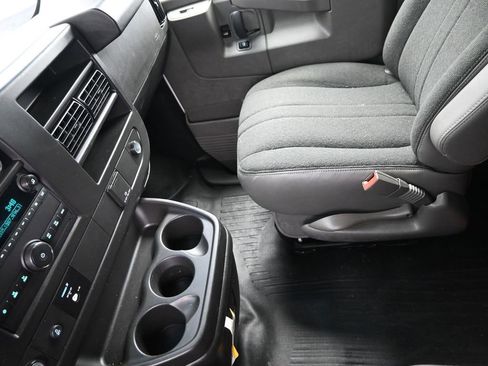Used 2024 GMC Savana 2500 w/ Driver Convenience Package image 17