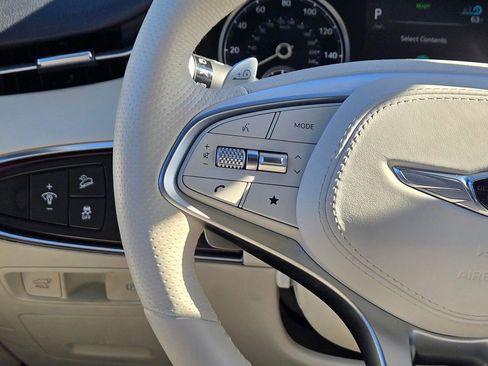 Used 2025 Genesis Electrified GV70 Advanced image 12
