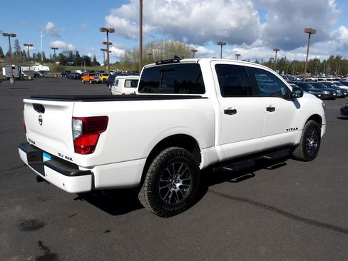 Used 2022 Nissan Titan SV w/ Accessory Utility Package image 5